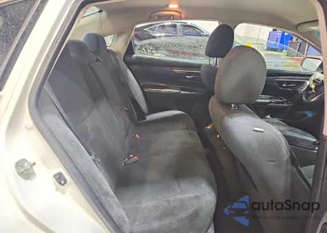 2015 Nissan Altima 2.5 z USA, uszkodzony, nr VIN 1N4AL3AP8FC470735